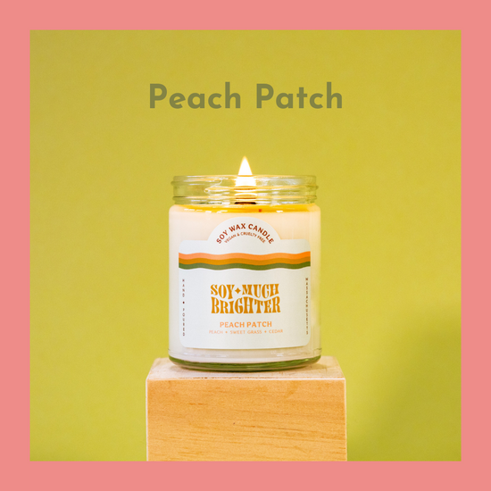 Load image into Gallery viewer, Natural soy wax, vegan, and cruelty-free candle - peach candle 
