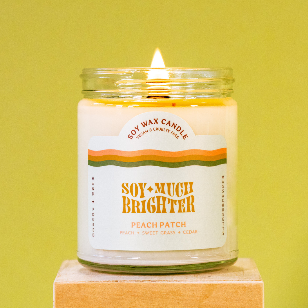 Summer candles scented with peach
